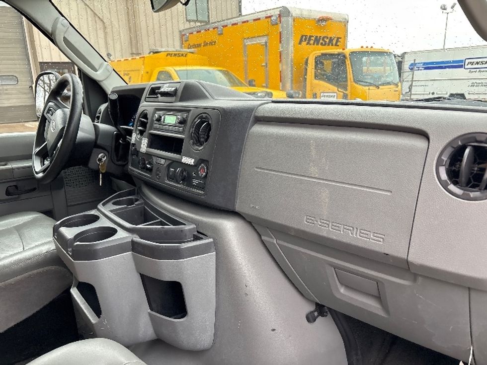 Light Duty Box Truck-Light and Medium Duty Trucks-Ford-2022-E350-Alexandria-VA-94,268\n\t\tmiles-$ 27,750 - Image 21