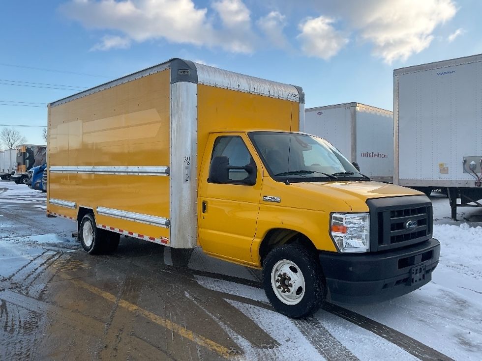 Light Duty Box Truck-Light and Medium Duty Trucks-Ford-2022-E350-Allen Park-MI-109,008\n\t\tmiles-$ 26,250 - Image 1