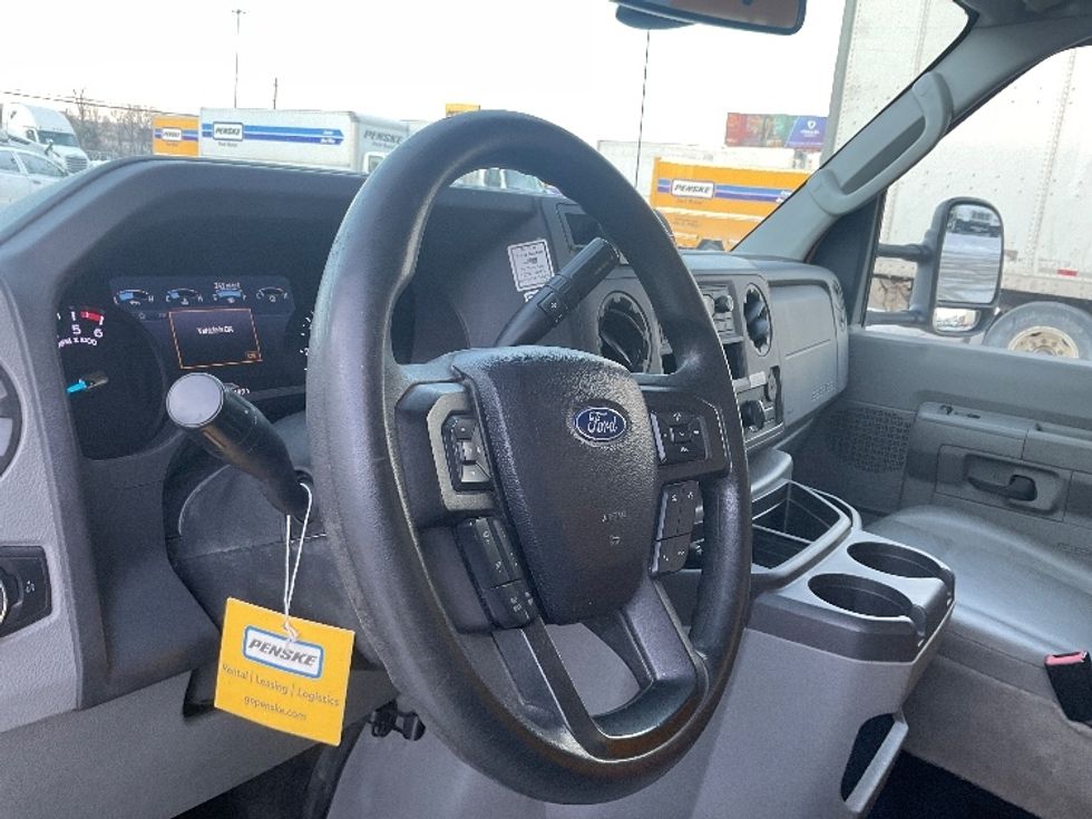 Light Duty Box Truck-Light and Medium Duty Trucks-Ford-2022-E350-Allen Park-MI-109,008\n\t\tmiles-$ 26,250 - Image 16