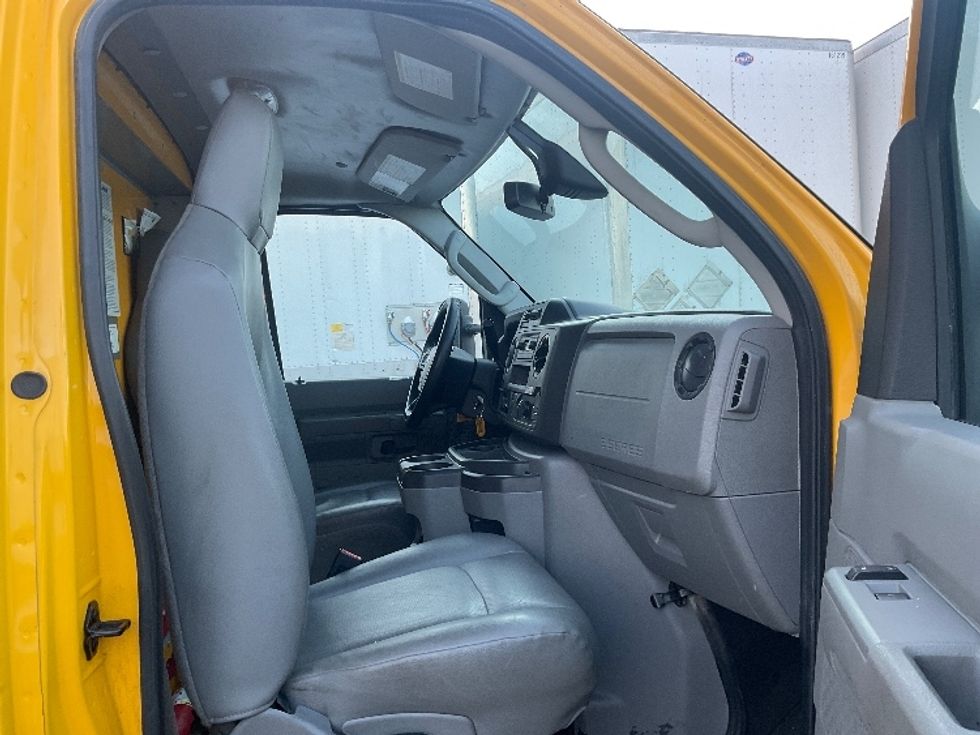 Light Duty Box Truck-Light and Medium Duty Trucks-Ford-2022-E350-Allen Park-MI-109,008\n\t\tmiles-$ 26,250 - Image 19