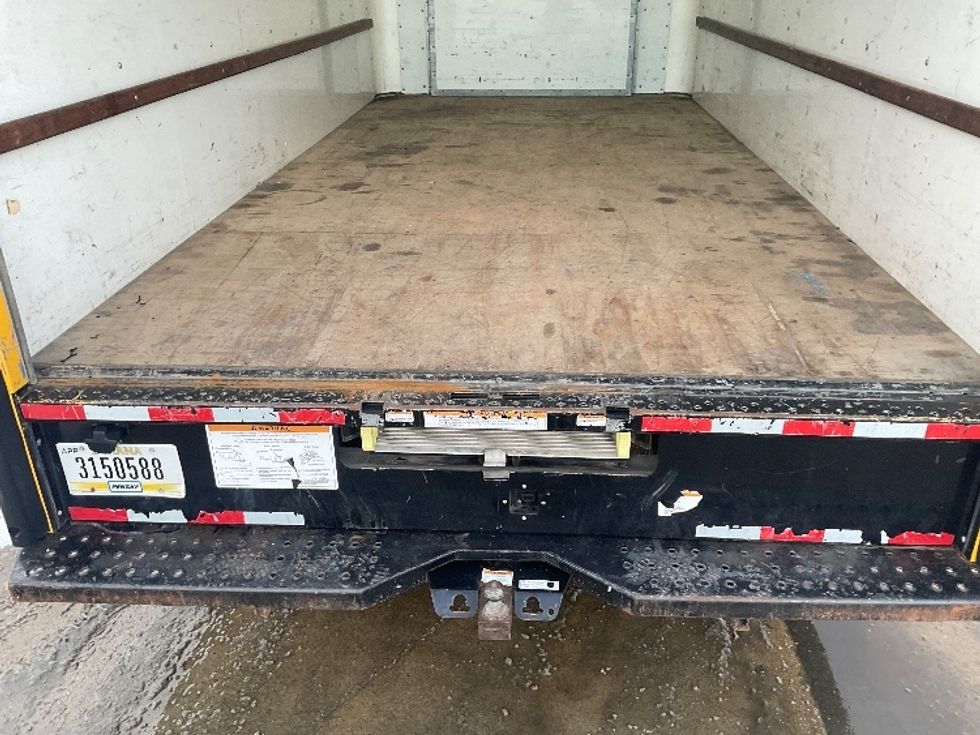 Light Duty Box Truck-Light and Medium Duty Trucks-Ford-2022-E350-Allen Park-MI-109,008\n\t\tmiles-$ 26,250 - Image 9