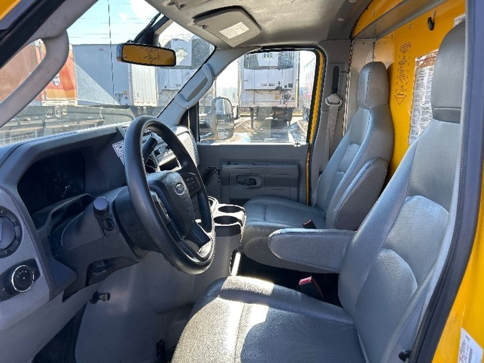 Light Duty Box Truck-Light and Medium Duty Trucks-Ford-2022-E350-Allentown-PA-100,477\n\t\tmiles-$ 27,000 - Image 19