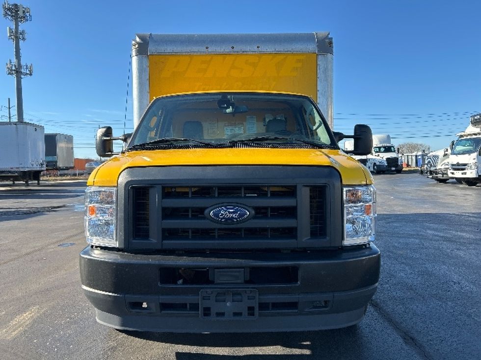 Light Duty Box Truck-Light and Medium Duty Trucks-Ford-2022-E350-Allentown-PA-100,477\n\t\tmiles-$ 27,000 - Image 2