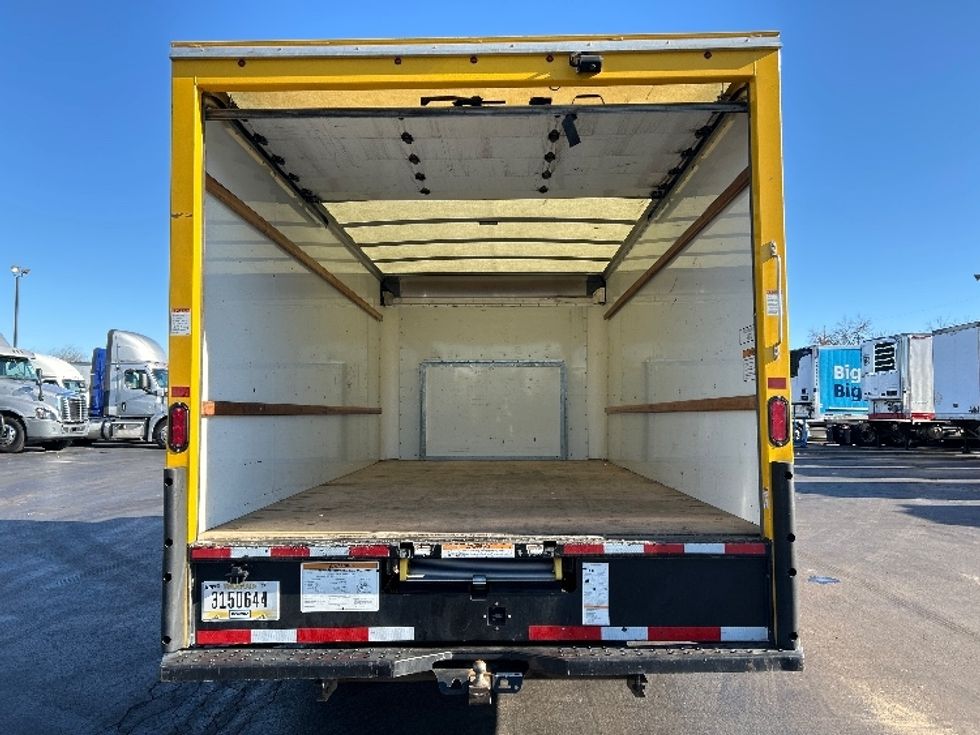 Light Duty Box Truck-Light and Medium Duty Trucks-Ford-2022-E350-Allentown-PA-100,477\n\t\tmiles-$ 27,000 - Image 8