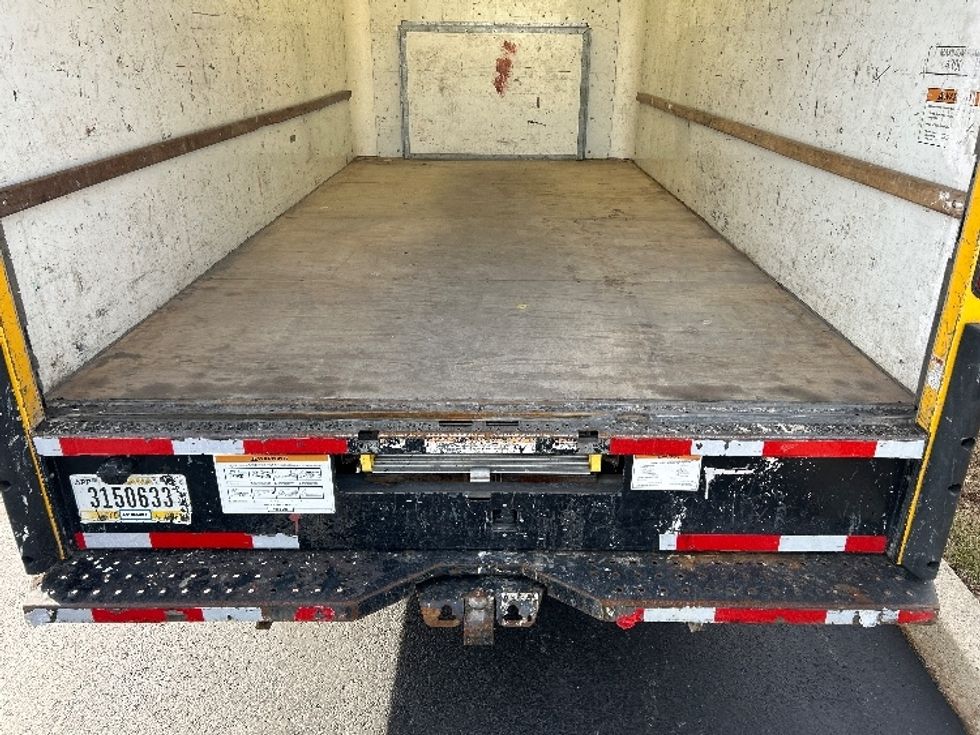 Light Duty Box Truck-Light and Medium Duty Trucks-Ford-2022-E350-Allentown-PA-89,852\n\t\tmiles-$ 28,250 - Image 10