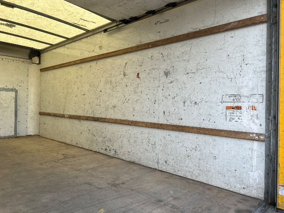 Light Duty Box Truck-Light and Medium Duty Trucks-Ford-2022-E350-Allentown-PA-89,852\n\t\tmiles-$ 28,250 - Image 12