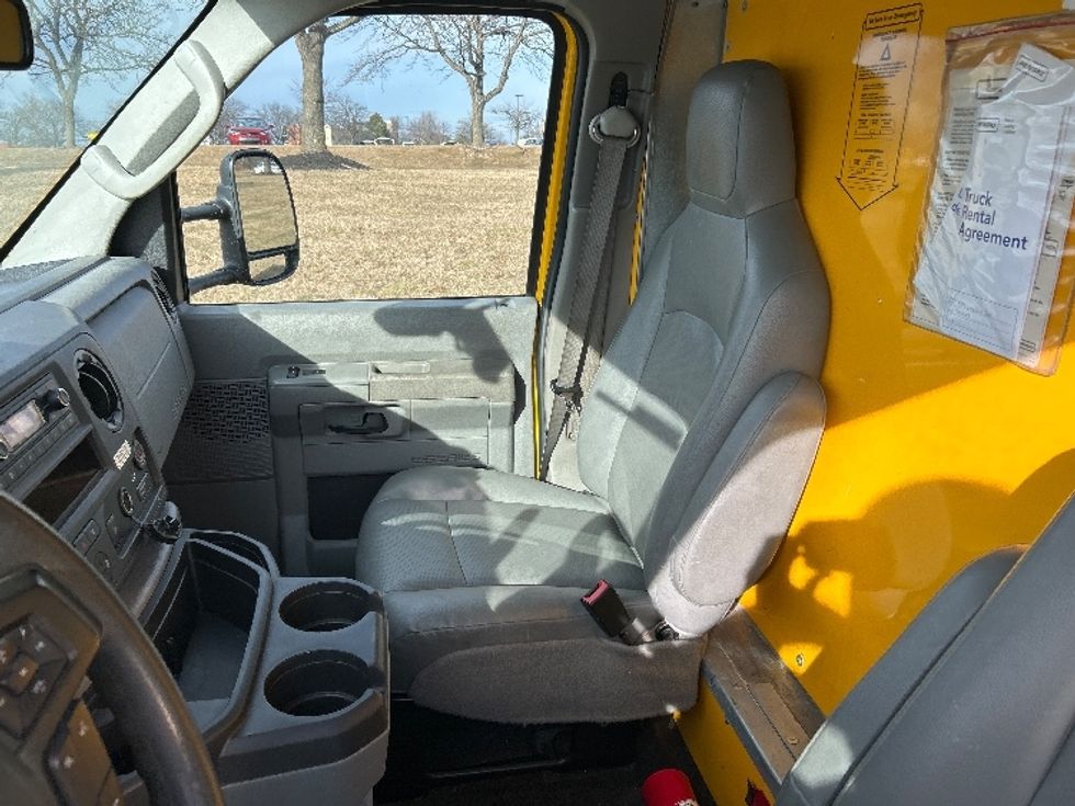 Light Duty Box Truck-Light and Medium Duty Trucks-Ford-2022-E350-Allentown-PA-89,852\n\t\tmiles-$ 28,250 - Image 19