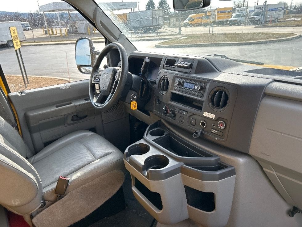 Light Duty Box Truck-Light and Medium Duty Trucks-Ford-2022-E350-Allentown-PA-89,852\n\t\tmiles-$ 28,250 - Image 22