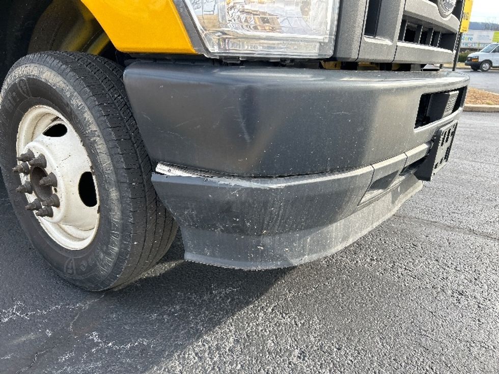 Light Duty Box Truck-Light and Medium Duty Trucks-Ford-2022-E350-Allentown-PA-89,852\n\t\tmiles-$ 28,250 - Image 26