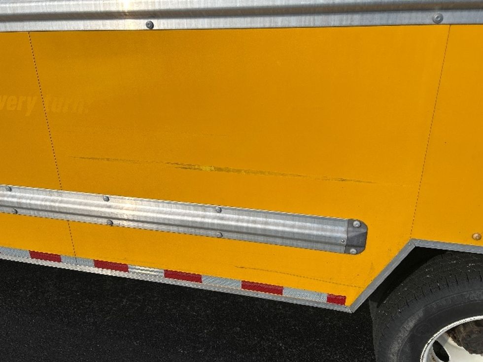 Light Duty Box Truck-Light and Medium Duty Trucks-Ford-2022-E350-Allentown-PA-89,852\n\t\tmiles-$ 28,250 - Image 27