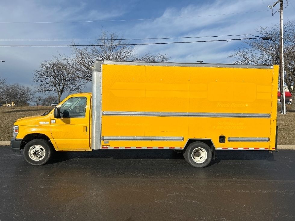 Light Duty Box Truck-Light and Medium Duty Trucks-Ford-2022-E350-Allentown-PA-89,852\n\t\tmiles-$ 28,250 - Image 4