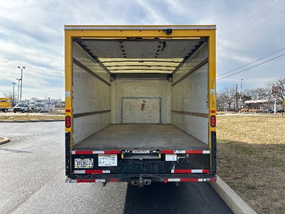 Light Duty Box Truck-Light and Medium Duty Trucks-Ford-2022-E350-Allentown-PA-89,852\n\t\tmiles-$ 28,250 - Image 9