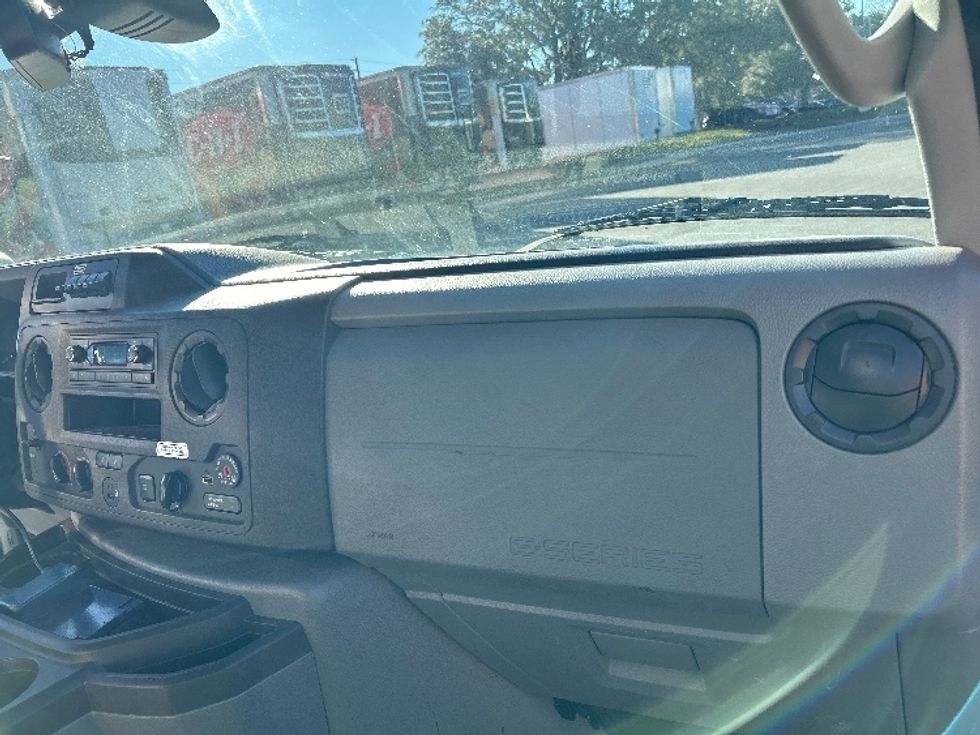 Light Duty Box Truck-Light and Medium Duty Trucks-Ford-2022-E350-Apopka-FL-97,153\n\t\tmiles-$ 32,500 - Image 21