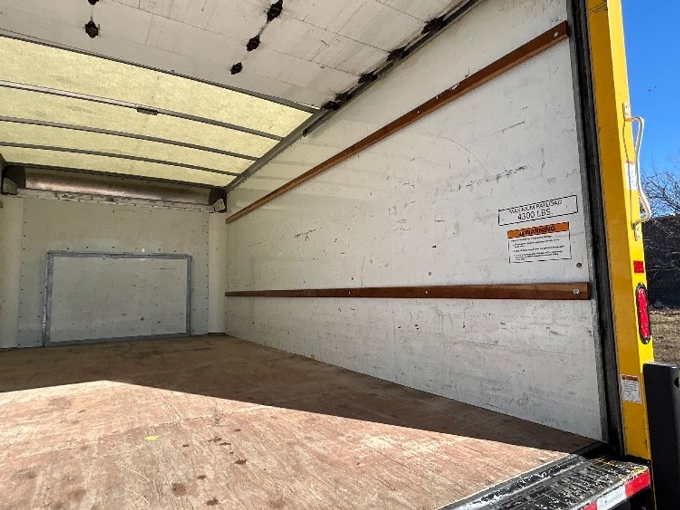 Light Duty Box Truck-Light and Medium Duty Trucks-Ford-2022-E350-Arlington-TX-105,514\n\t\tmiles-$ 27,000 - Image 10