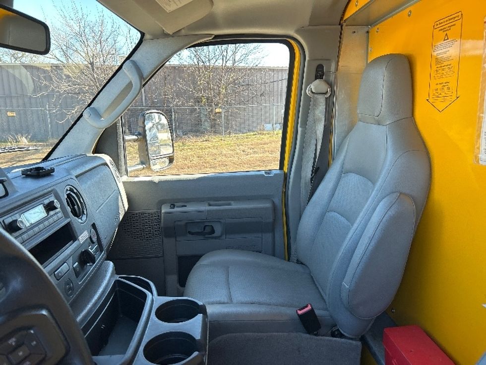 Light Duty Box Truck-Light and Medium Duty Trucks-Ford-2022-E350-Arlington-TX-105,514\n\t\tmiles-$ 27,000 - Image 16