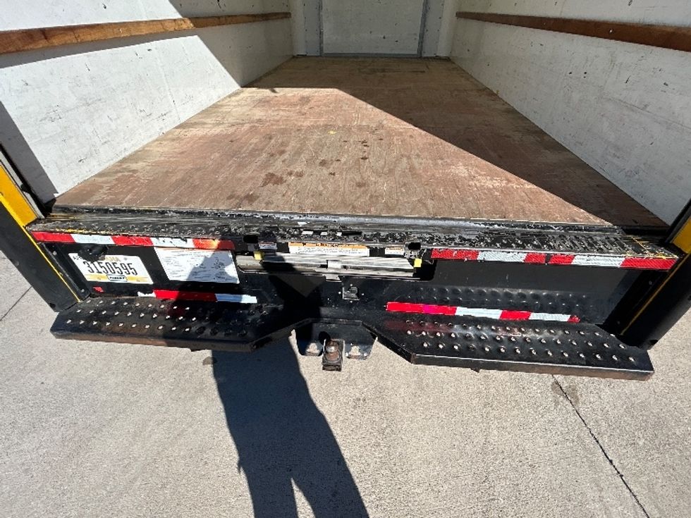Light Duty Box Truck-Light and Medium Duty Trucks-Ford-2022-E350-Arlington-TX-105,514\n\t\tmiles-$ 27,000 - Image 8