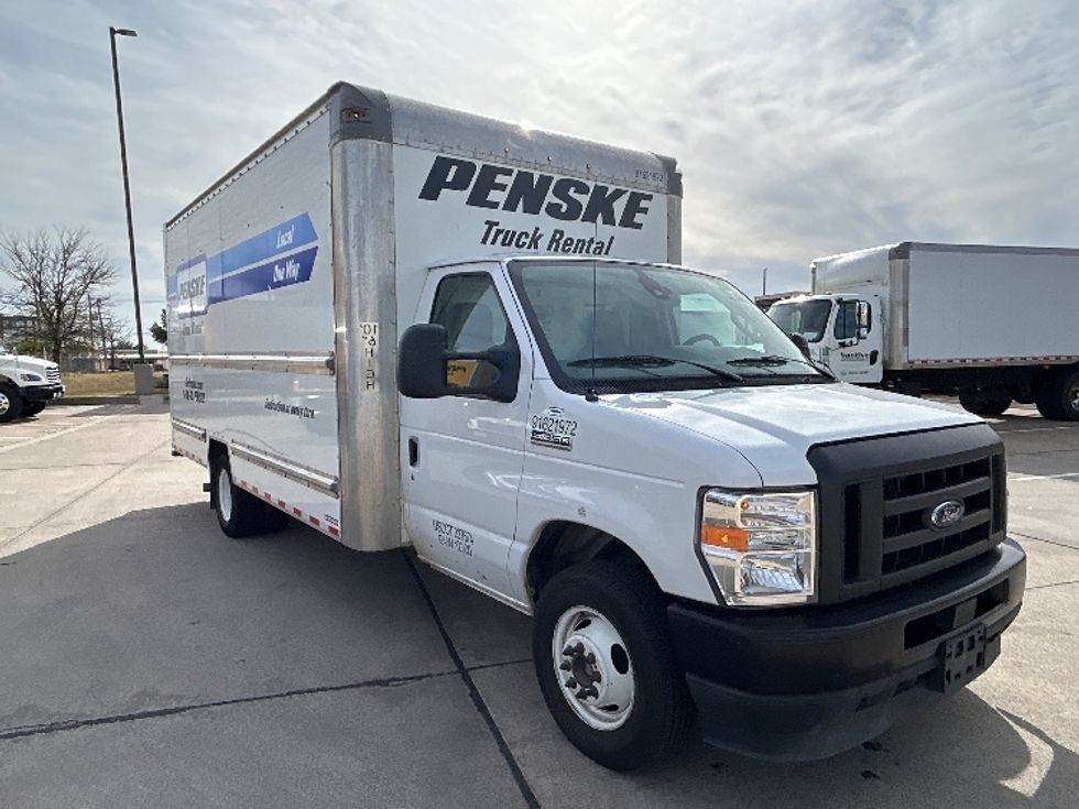 Light Duty Box Truck-Light and Medium Duty Trucks-Ford-2022-E350-Arlington-TX-107,018\n\t\tmiles-$ 29,750 - Image 1