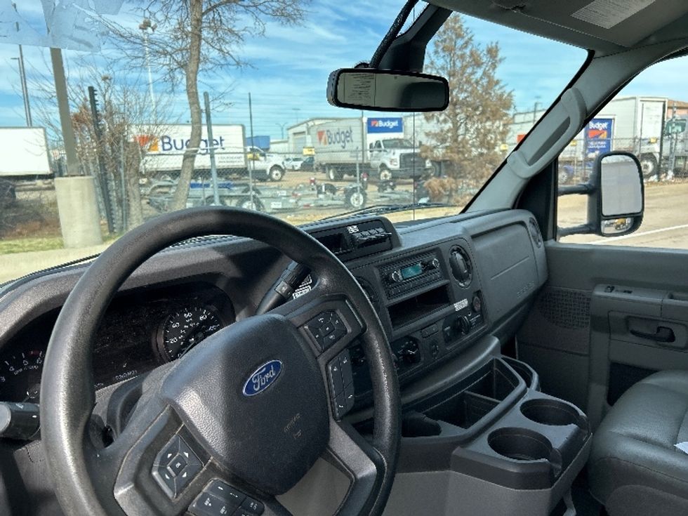 Light Duty Box Truck-Light and Medium Duty Trucks-Ford-2022-E350-Arlington-TX-107,018\n\t\tmiles-$ 29,750 - Image 14