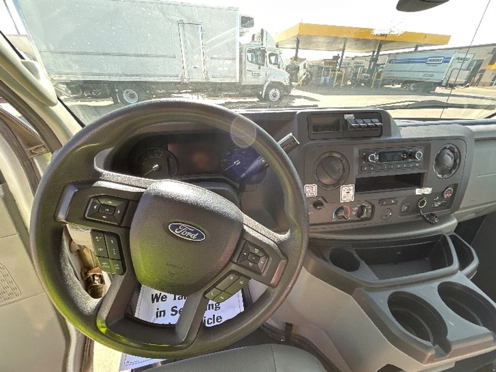 Light Duty Box Truck-Light and Medium Duty Trucks-Ford-2022-E350-Arlington-TX-88,043\n\t\tmiles-$ 34,750 - Image 18