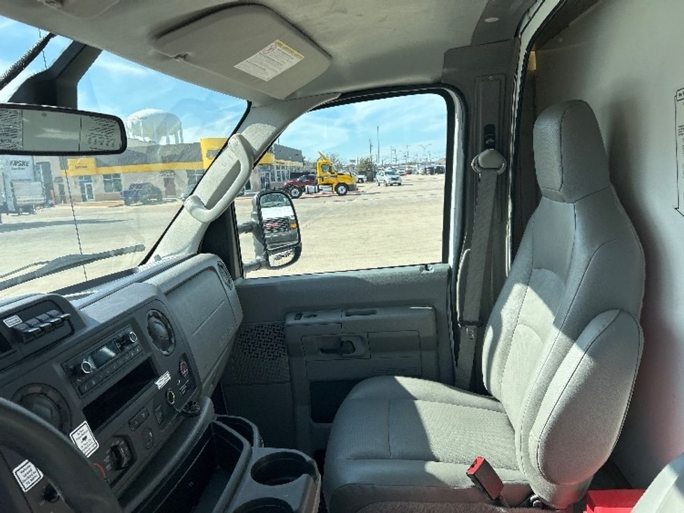 Light Duty Box Truck-Light and Medium Duty Trucks-Ford-2022-E350-Arlington-TX-88,043\n\t\tmiles-$ 34,750 - Image 19