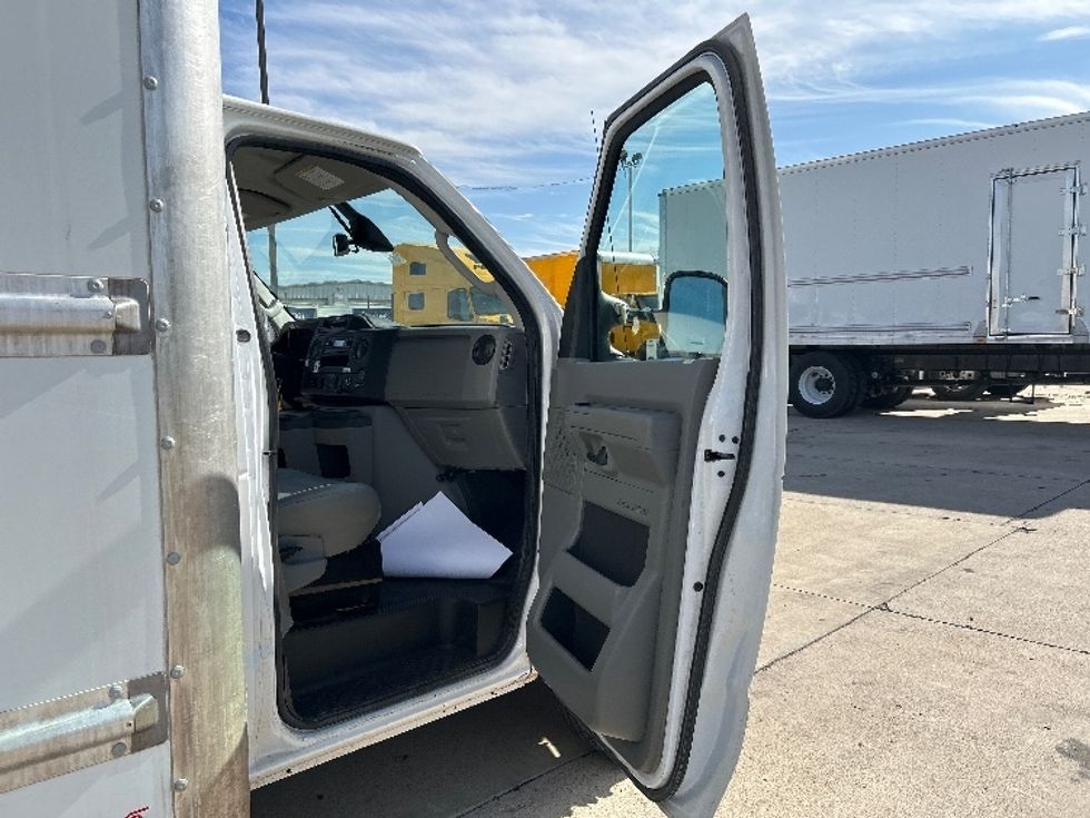 Light Duty Box Truck-Light and Medium Duty Trucks-Ford-2022-E350-Arlington-TX-88,043\n\t\tmiles-$ 34,750 - Image 20