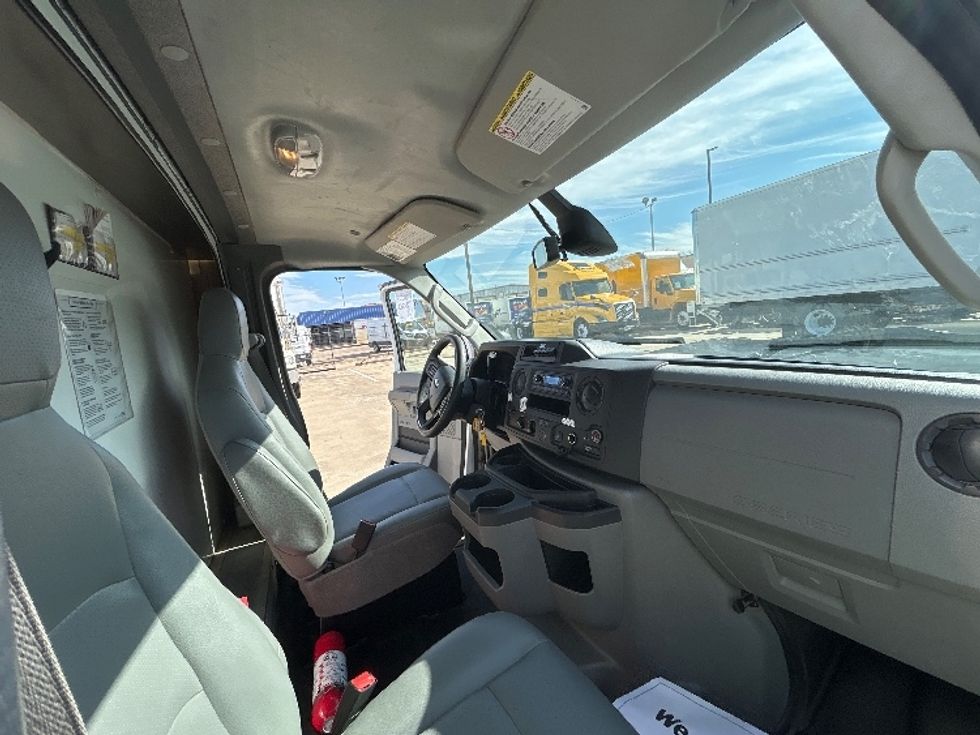 Light Duty Box Truck-Light and Medium Duty Trucks-Ford-2022-E350-Arlington-TX-88,043\n\t\tmiles-$ 34,750 - Image 22