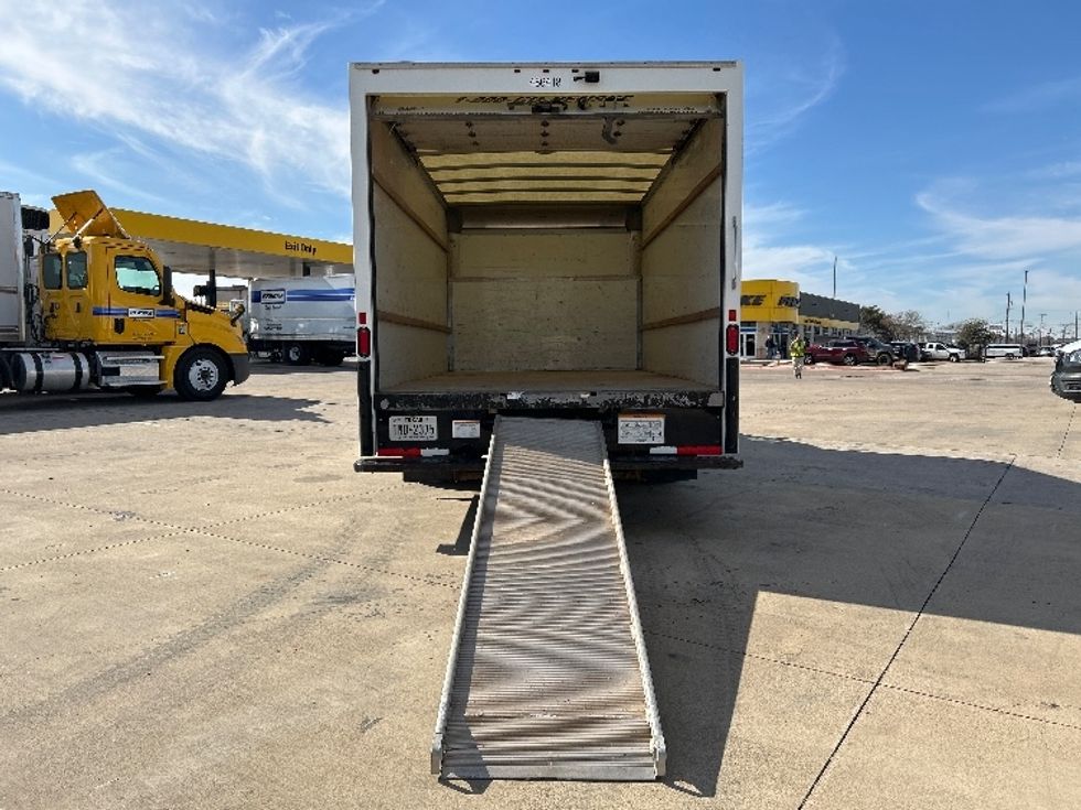 Light Duty Box Truck-Light and Medium Duty Trucks-Ford-2022-E350-Arlington-TX-88,043\n\t\tmiles-$ 34,750 - Image 9