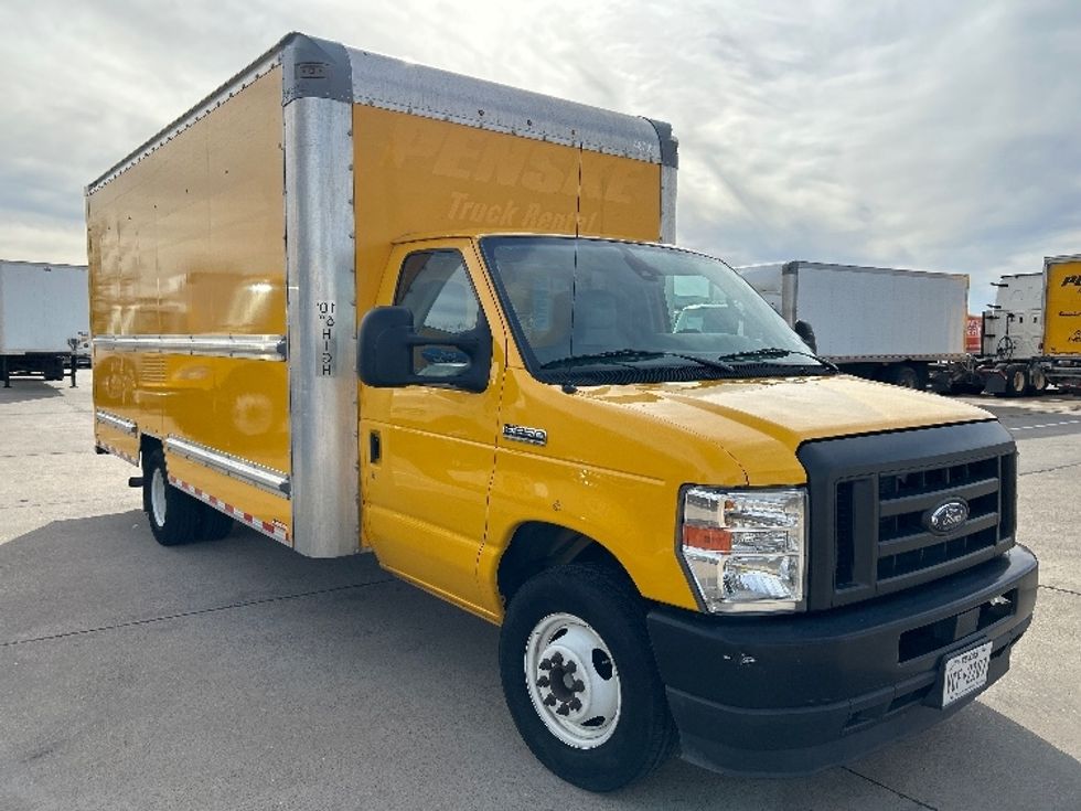 Light Duty Box Truck-Light and Medium Duty Trucks-Ford-2022-E350-Arlington-TX-99,536\n\t\tmiles-$ 28,000 - Image 1