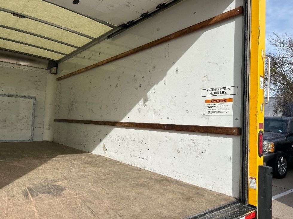 Light Duty Box Truck-Light and Medium Duty Trucks-Ford-2022-E350-Arlington-TX-99,536\n\t\tmiles-$ 28,000 - Image 10