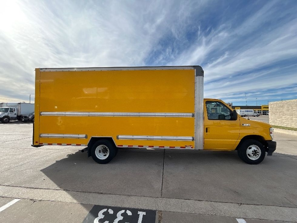 Light Duty Box Truck-Light and Medium Duty Trucks-Ford-2022-E350-Arlington-TX-99,536\n\t\tmiles-$ 28,000 - Image 12
