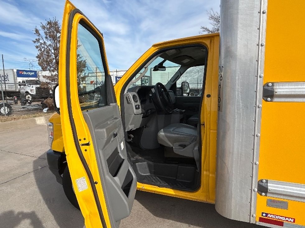 Light Duty Box Truck-Light and Medium Duty Trucks-Ford-2022-E350-Arlington-TX-99,536\n\t\tmiles-$ 28,000 - Image 13