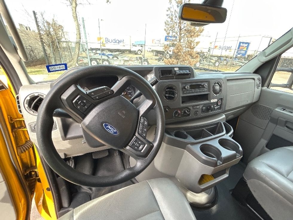 Light Duty Box Truck-Light and Medium Duty Trucks-Ford-2022-E350-Arlington-TX-99,536\n\t\tmiles-$ 28,000 - Image 15