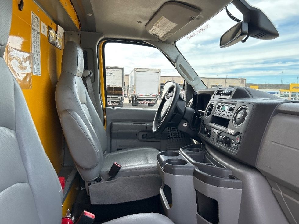 Light Duty Box Truck-Light and Medium Duty Trucks-Ford-2022-E350-Arlington-TX-99,536\n\t\tmiles-$ 28,000 - Image 19
