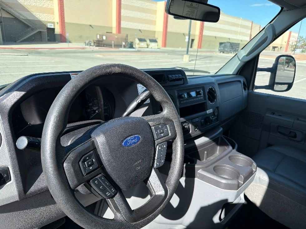 Light Duty Box Truck-Light and Medium Duty Trucks-Ford-2022-E350-Atlanta (Forest Park)-GA-159,068\n\t\tmiles-$ 19,000 - Image 16