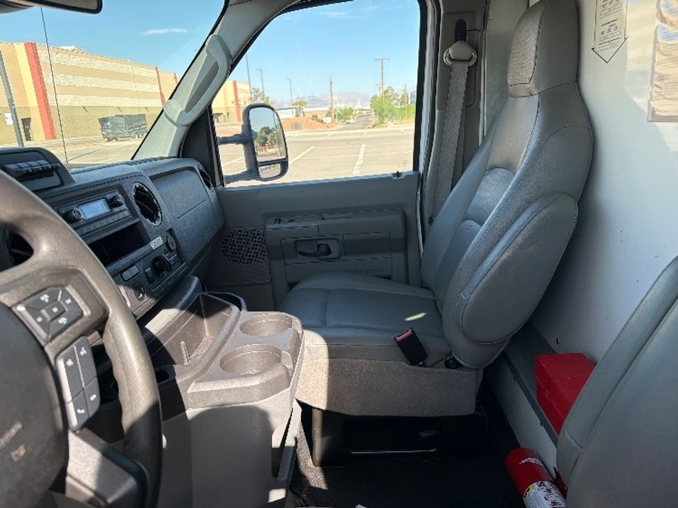 Light Duty Box Truck-Light and Medium Duty Trucks-Ford-2022-E350-Atlanta (Forest Park)-GA-159,068\n\t\tmiles-$ 19,000 - Image 18