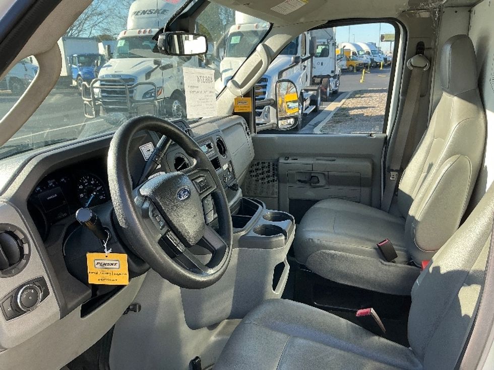 Light Duty Box Truck-Light and Medium Duty Trucks-Ford-2022-E350-Atlanta (Forest Park)-GA-98,291\n\t\tmiles-$ 32,500 - Image 17