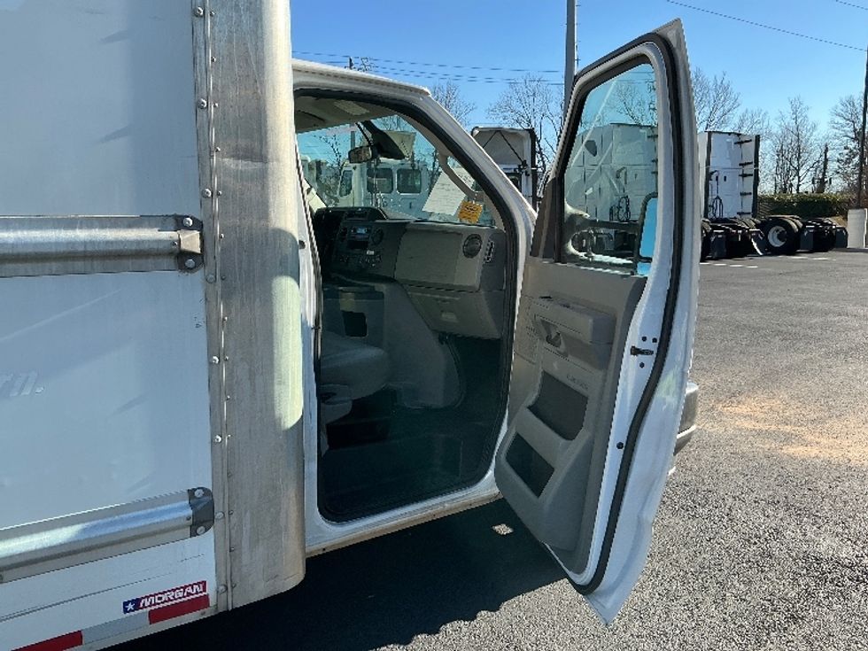 Light Duty Box Truck-Light and Medium Duty Trucks-Ford-2022-E350-Atlanta (Forest Park)-GA-98,291\n\t\tmiles-$ 32,500 - Image 20
