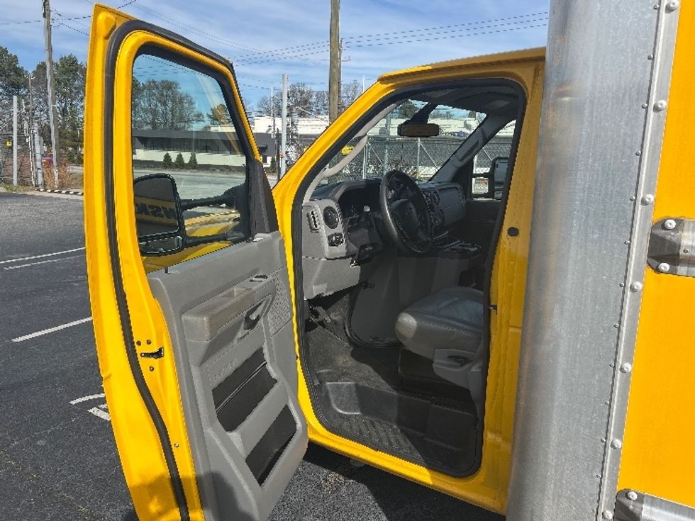 Light Duty Box Truck-Light and Medium Duty Trucks-Ford-2022-E350-Atlanta-GA-101,902\n\t\tmiles-$ 28,750 - Image 16