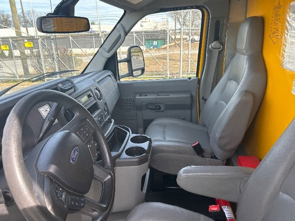 Light Duty Box Truck-Light and Medium Duty Trucks-Ford-2022-E350-Atlanta-GA-101,902\n\t\tmiles-$ 28,750 - Image 17