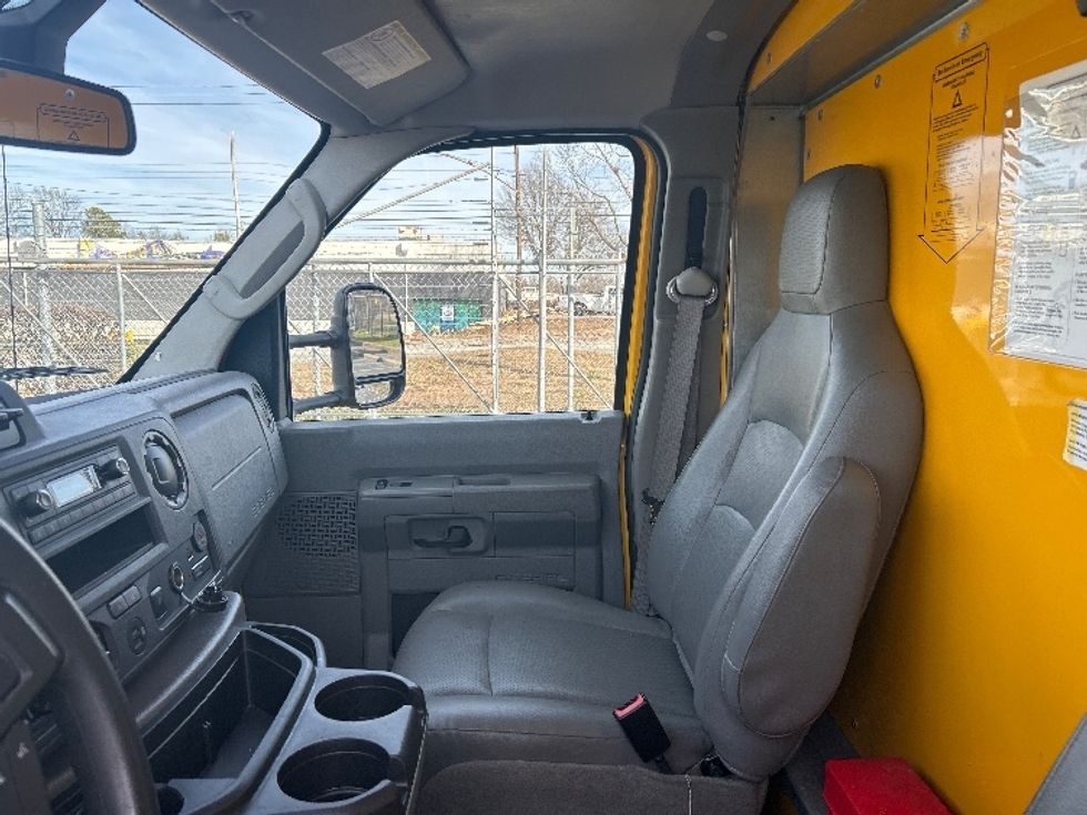 Light Duty Box Truck-Light and Medium Duty Trucks-Ford-2022-E350-Atlanta-GA-101,902\n\t\tmiles-$ 28,750 - Image 19
