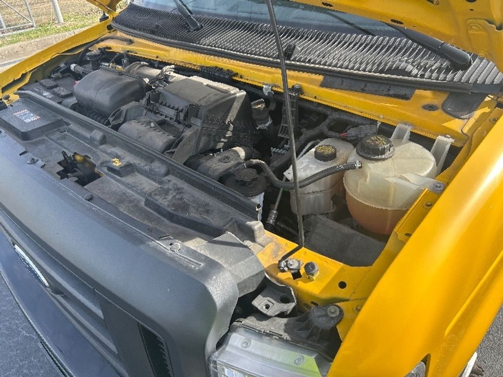 Light Duty Box Truck-Light and Medium Duty Trucks-Ford-2022-E350-Atlanta-GA-101,902\n\t\tmiles-$ 28,750 - Image 24