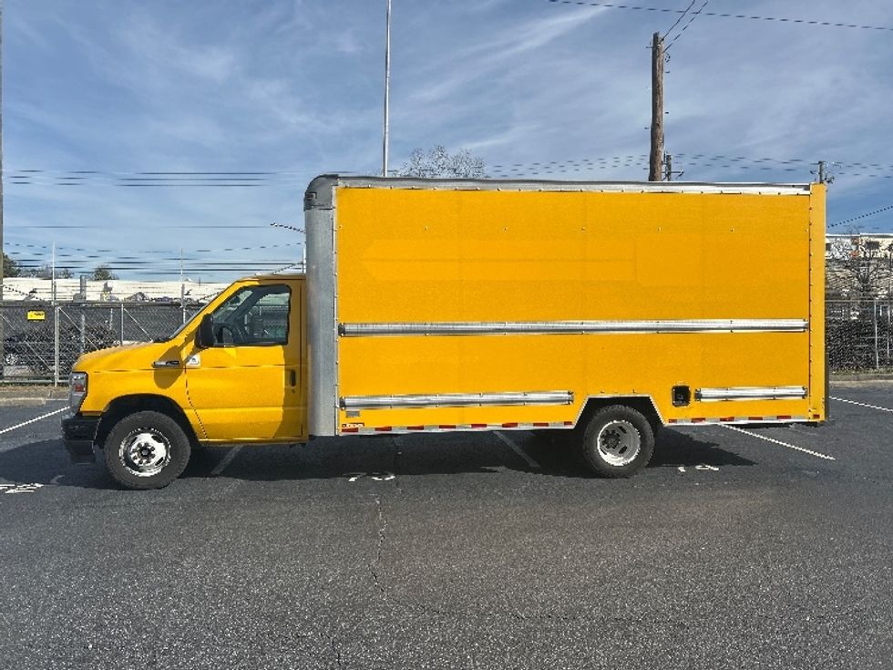Light Duty Box Truck-Light and Medium Duty Trucks-Ford-2022-E350-Atlanta-GA-101,902\n\t\tmiles-$ 28,750 - Image 4
