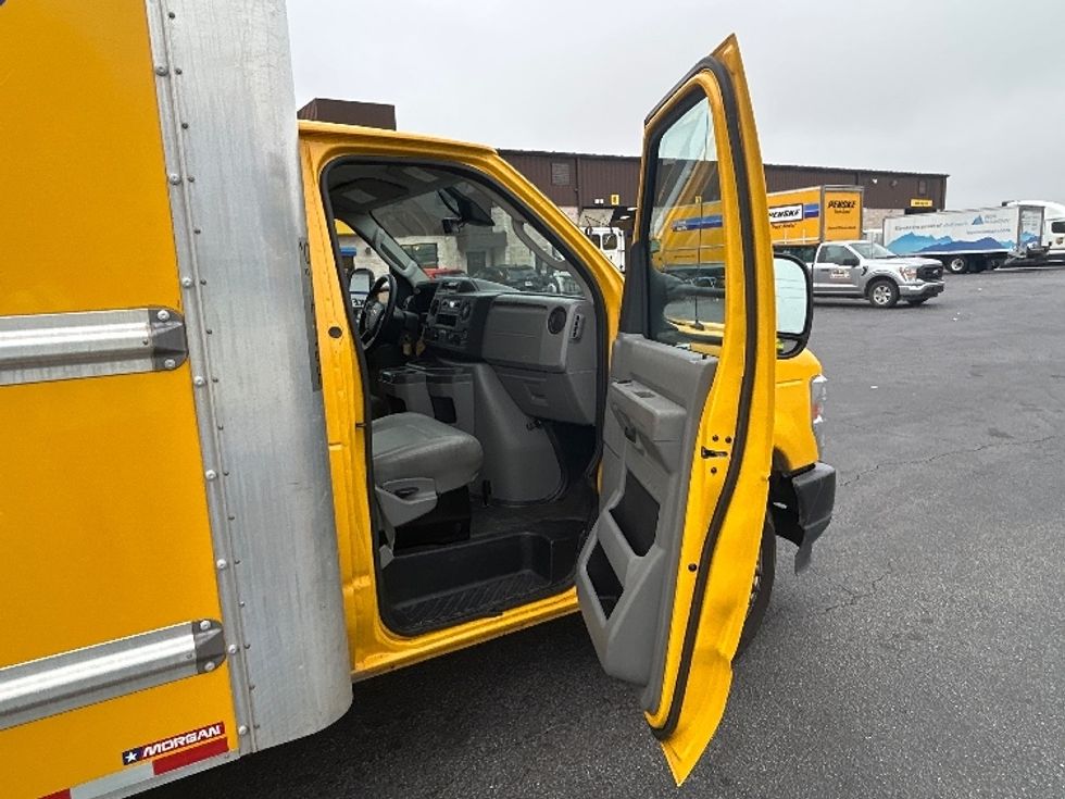 Light Duty Box Truck-Light and Medium Duty Trucks-Ford-2022-E350-Atlanta-GA-106,112\n\t\tmiles-$ 28,000 - Image 19