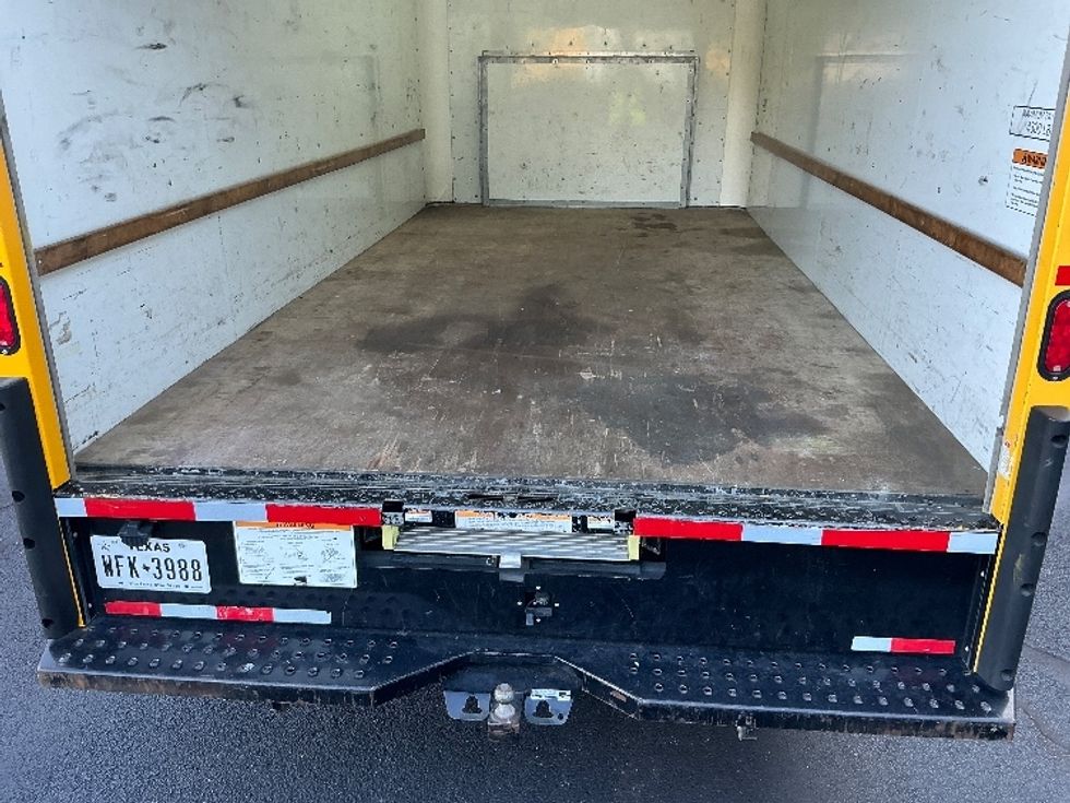 Light Duty Box Truck-Light and Medium Duty Trucks-Ford-2022-E350-Atlanta-GA-87,037\n\t\tmiles-$ 30,750 - Image 10