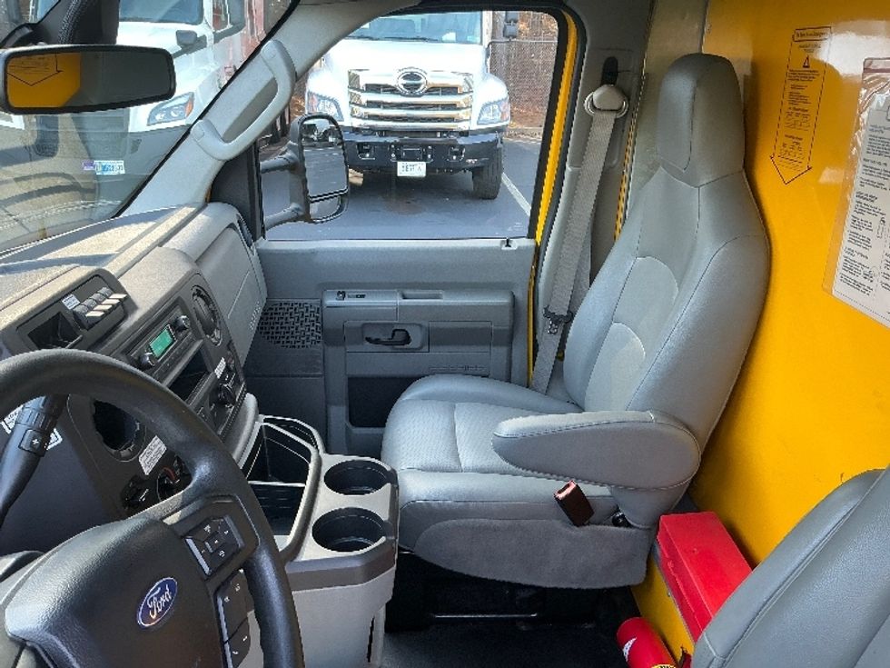 Light Duty Box Truck-Light and Medium Duty Trucks-Ford-2022-E350-Atlanta-GA-87,037\n\t\tmiles-$ 30,750 - Image 19