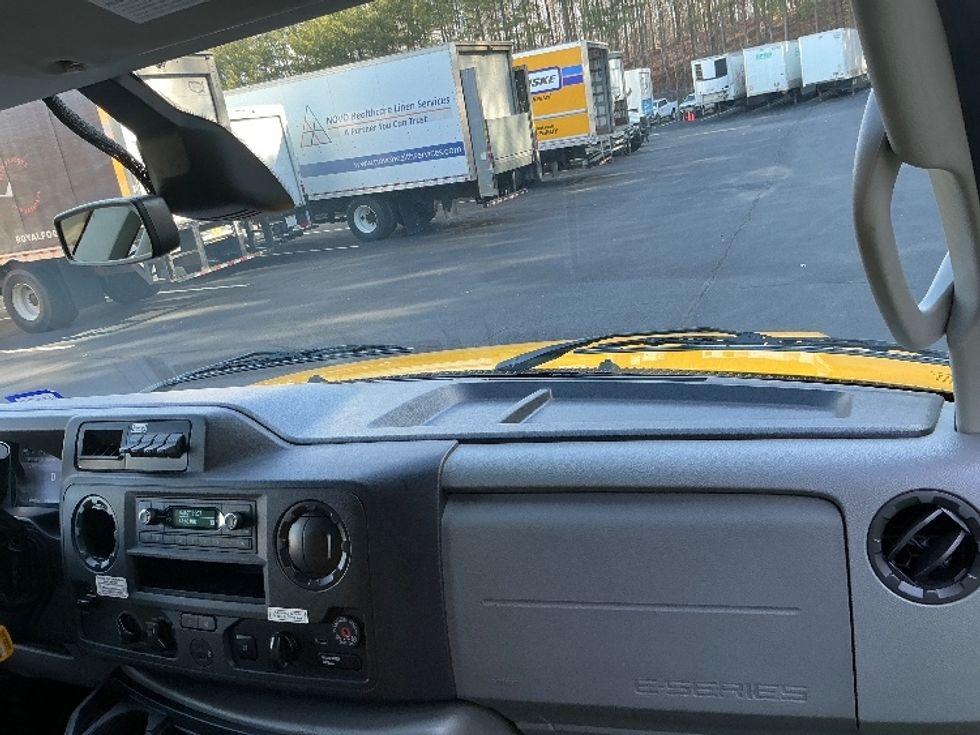 Light Duty Box Truck-Light and Medium Duty Trucks-Ford-2022-E350-Atlanta-GA-87,037\n\t\tmiles-$ 30,750 - Image 21