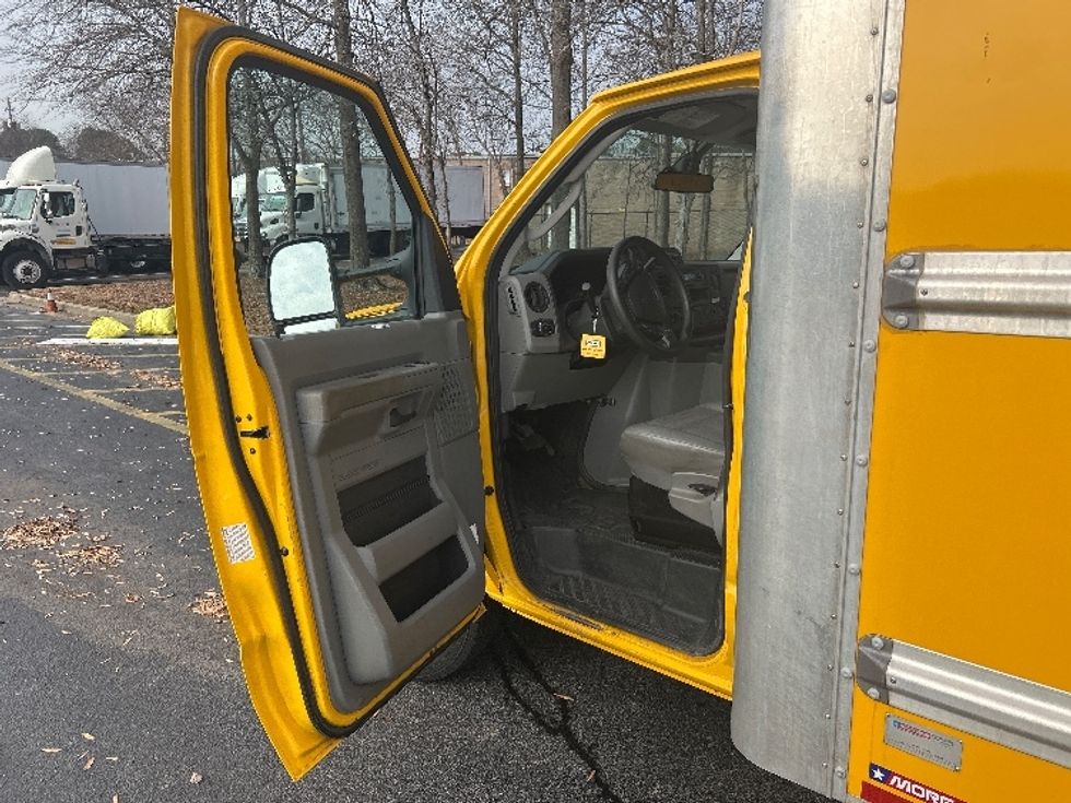 Light Duty Box Truck-Light and Medium Duty Trucks-Ford-2022-E350-Atlanta-GA-88,494\n\t\tmiles-$ 30,500 - Image 16