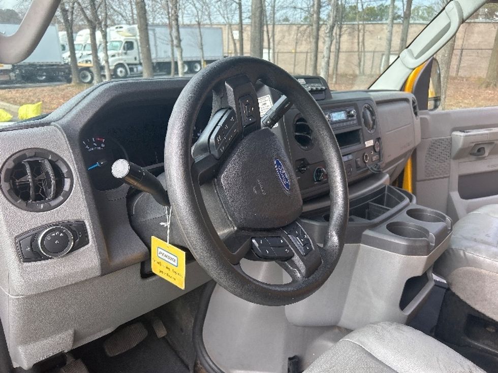 Light Duty Box Truck-Light and Medium Duty Trucks-Ford-2022-E350-Atlanta-GA-88,494\n\t\tmiles-$ 30,500 - Image 17