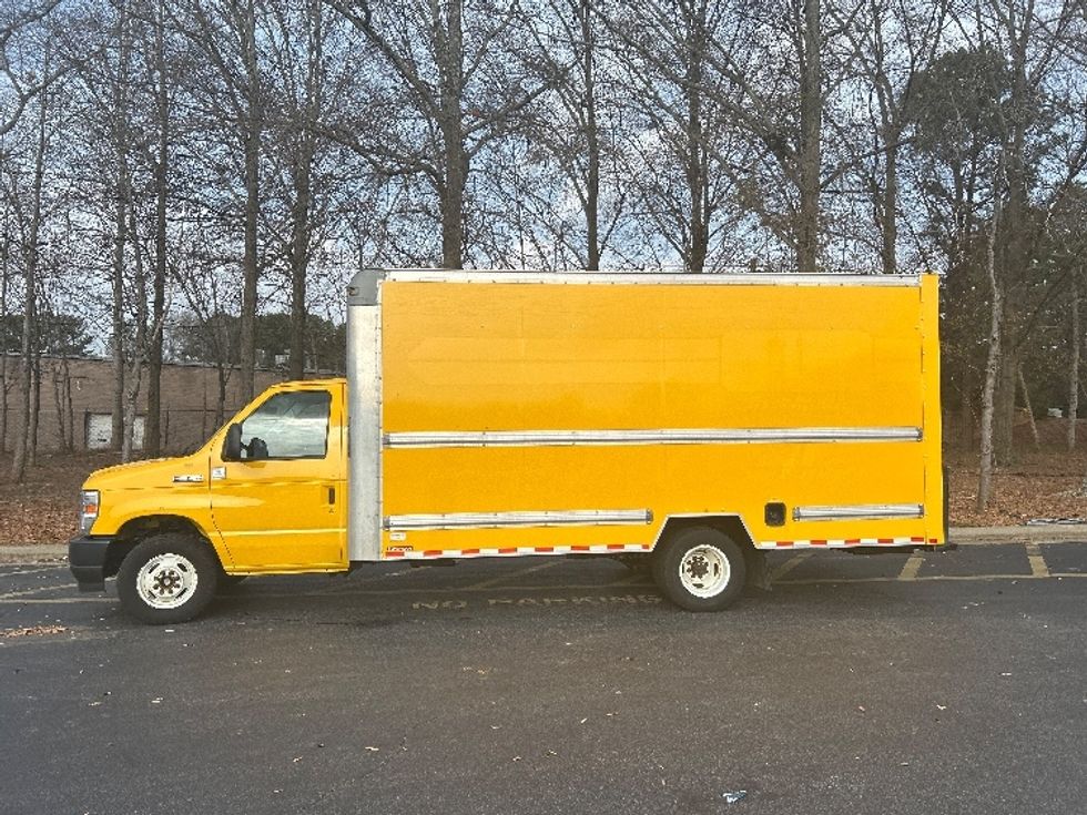 Light Duty Box Truck-Light and Medium Duty Trucks-Ford-2022-E350-Atlanta-GA-88,494\n\t\tmiles-$ 30,500 - Image 4