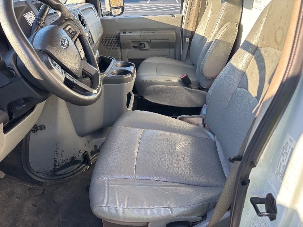 Light Duty Box Truck-Light and Medium Duty Trucks-Ford-2022-E350-Atlanta-GA-90,983\n\t\tmiles-$ 33,250 - Image 19